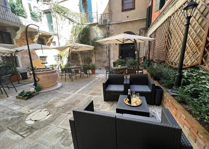 Corte Del Doge Di Rialto Bed & Breakfast 4*